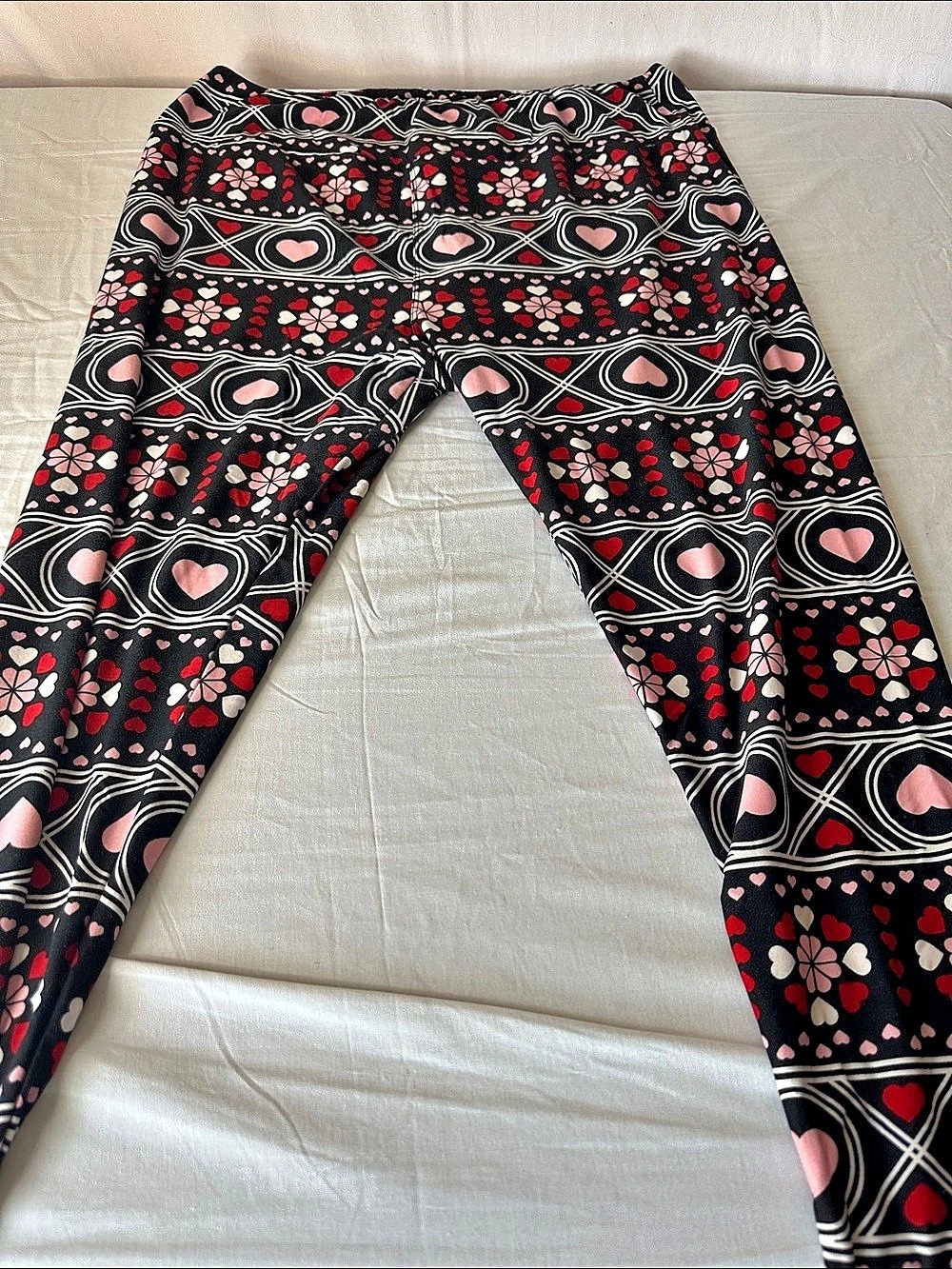 LuLaRoe Valentine Heart Print Leggings Black & Pink